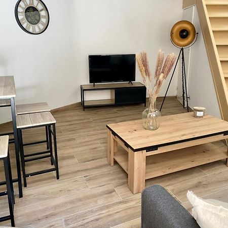 Delice De Nimes Apartment Bagian luar foto