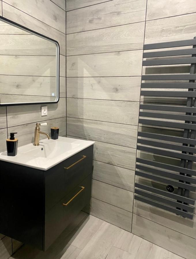 Delice De Nimes Apartment Bagian luar foto
