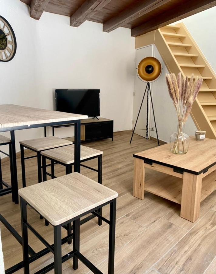 Delice De Nimes Apartment Bagian luar foto