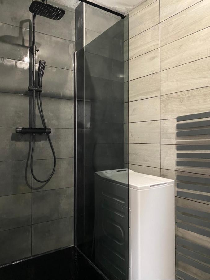 Delice De Nimes Apartment Bagian luar foto