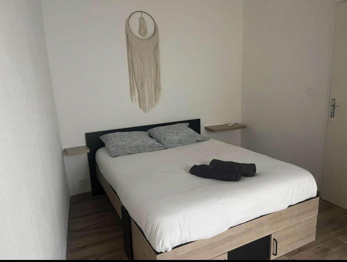Delice De Nimes Apartment Bagian luar foto