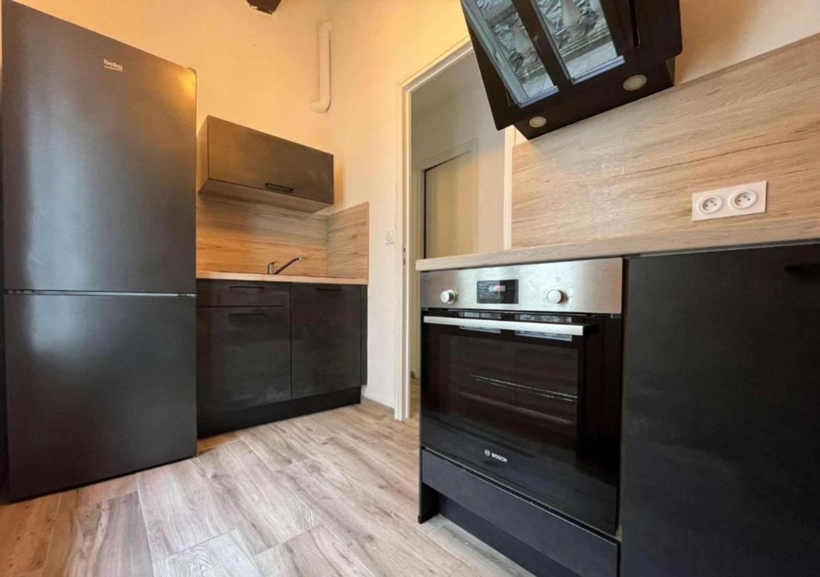 Delice De Nimes Apartment Bagian luar foto
